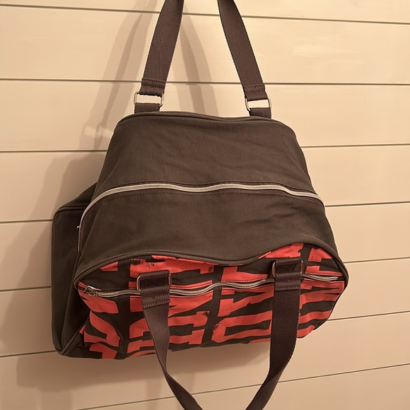 Rare Pink Victoria Secret Duffel Travel Bag - Picture 2 of 7